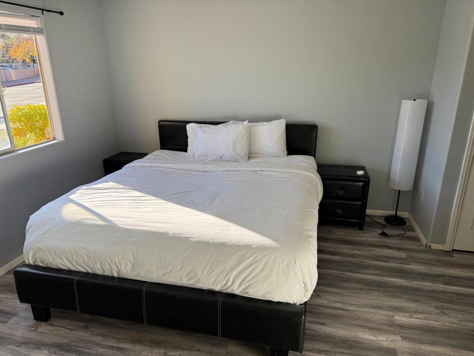 Cozy Affordable 2br Close To The Strip Apartment